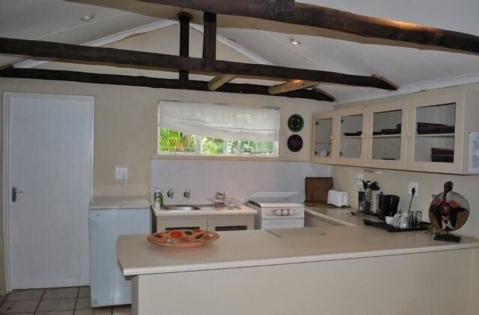Garden Double Cottage Self-catering  | Private kitchenette