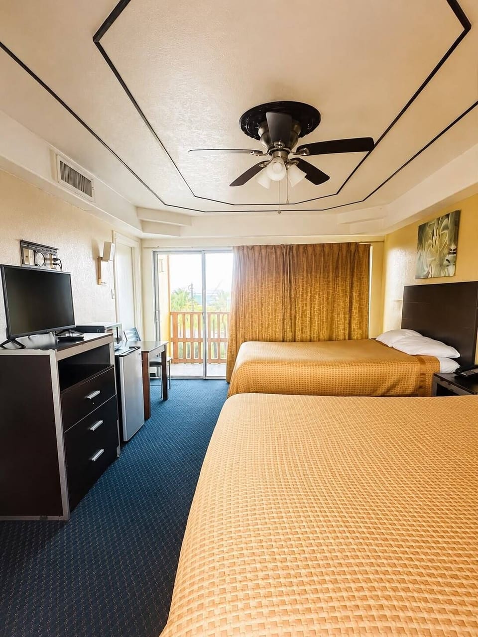 Basic Double Room, Balcony, Ocean View | In-room safe, blackout drapes, iron/ironing board, WiFi (free)