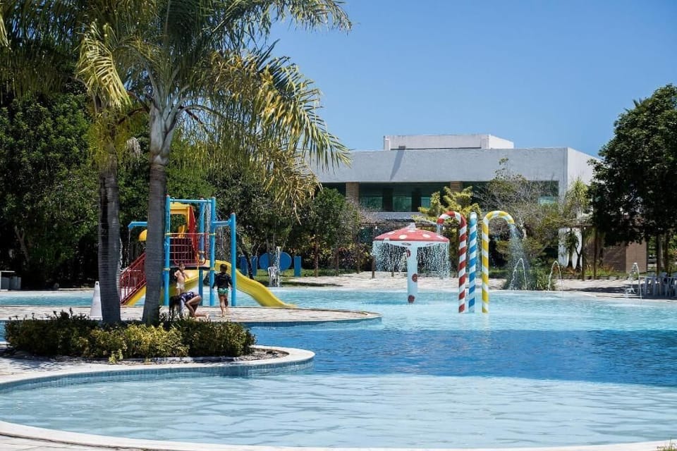 15 outdoor pools