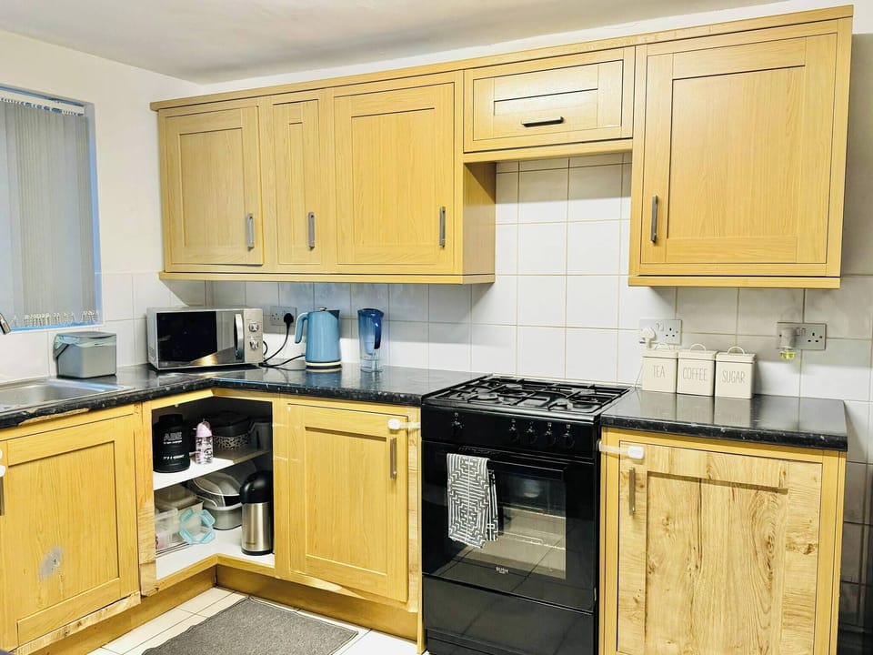 House, 5 Bedrooms | Interior