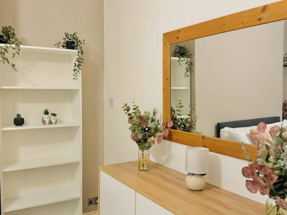 House, 5 Bedrooms | Interior