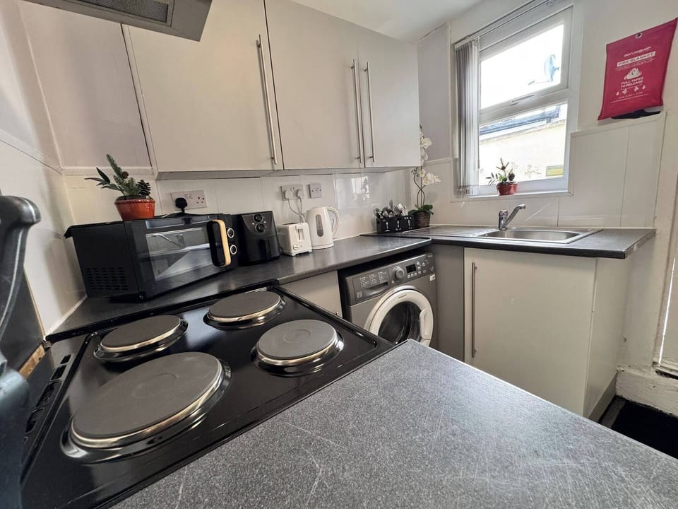 House, 3 Bedrooms | Interior