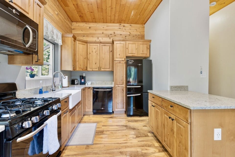 Plenty of space to prepare your favorite meals.