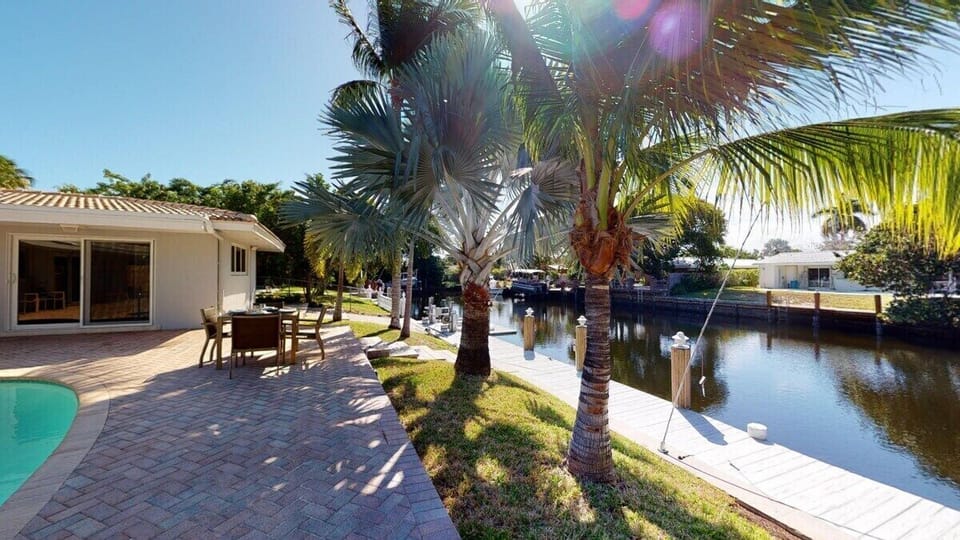 Premium House, Ensuite, Canal View | View from property