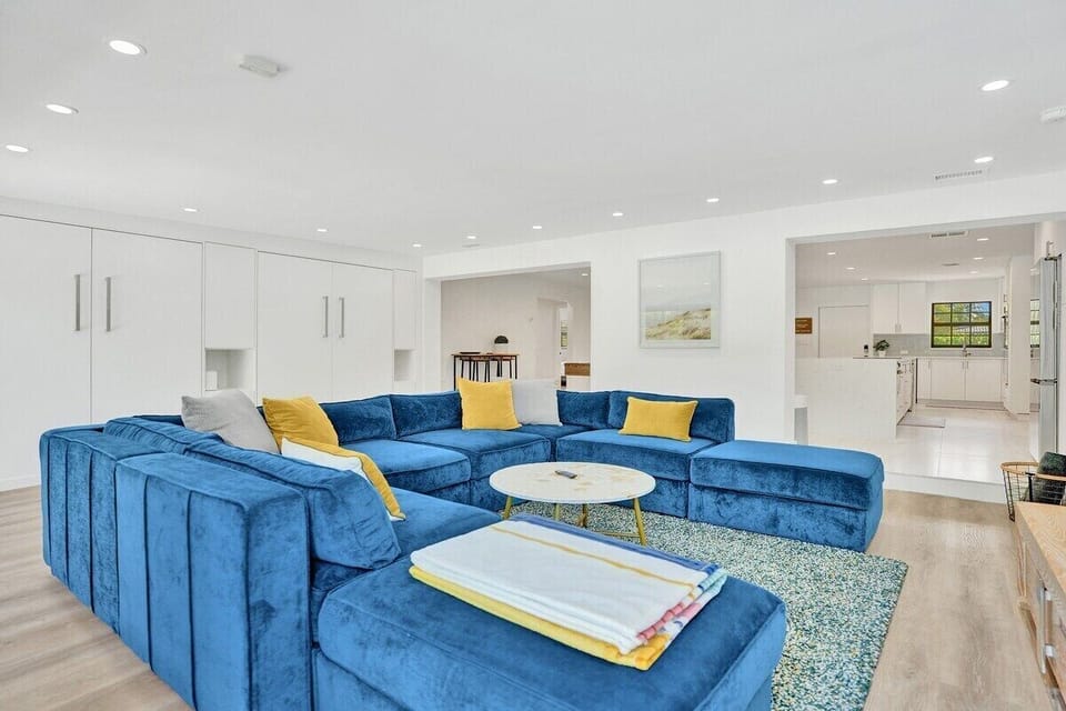 Luxury House, Private Bathroom, Garden View | Living area | Table tennis