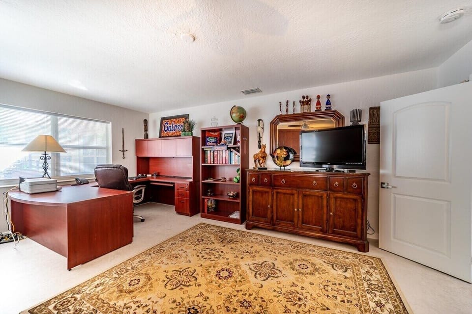 Deluxe House, Private Bathroom, Canal View | Interior