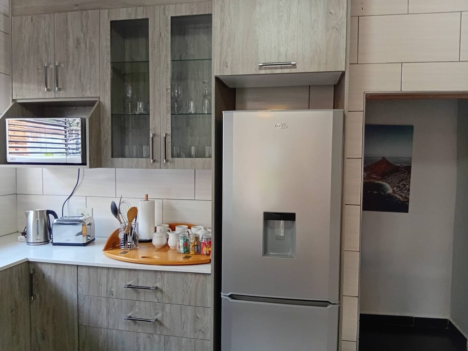 Apartment, 2 Bedrooms, Accessible | Private kitchen