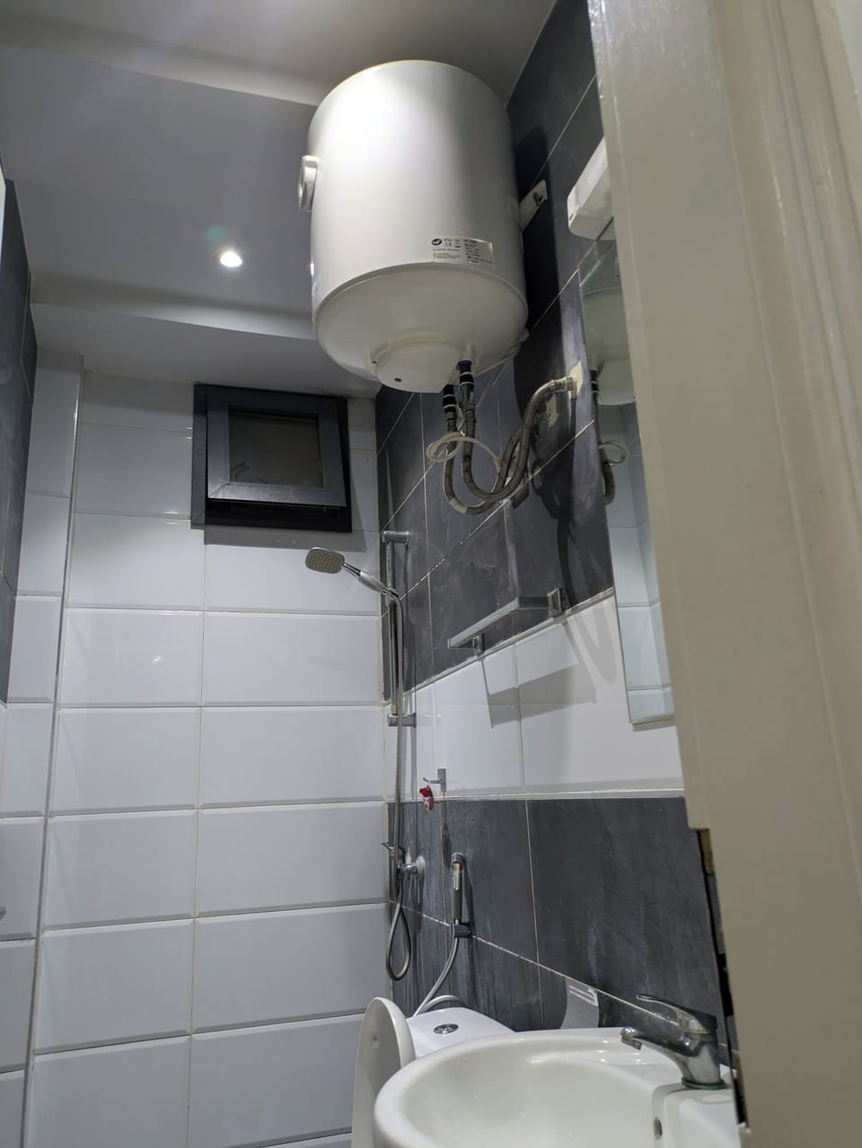 Deluxe Double Room, Balcony | Bathroom | Slippers