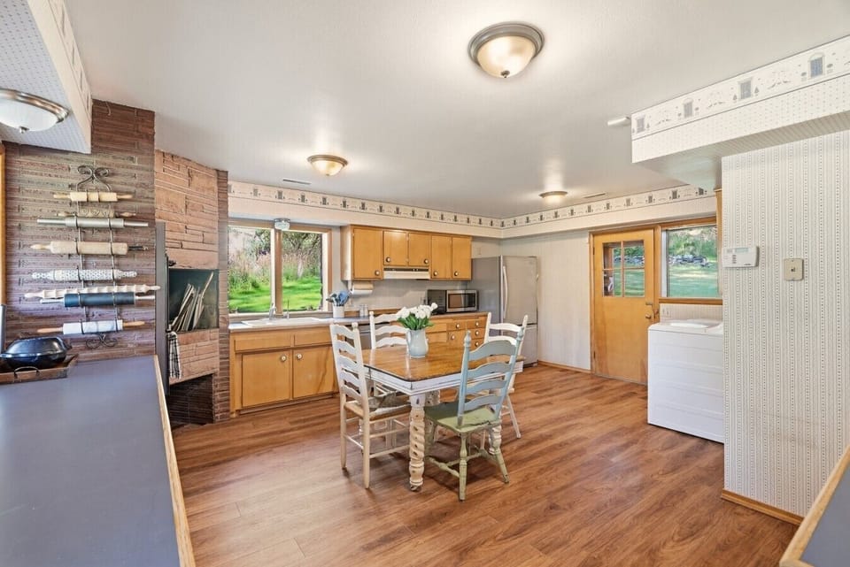 Spacious kitchen area