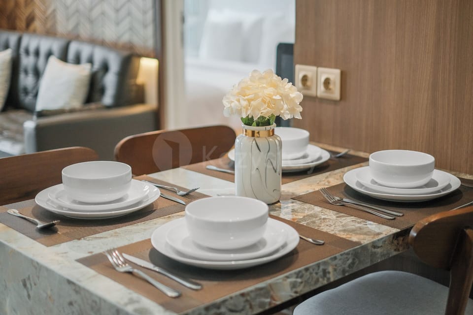 Apartment, 2 Bedrooms, Balcony, City View | Dining room