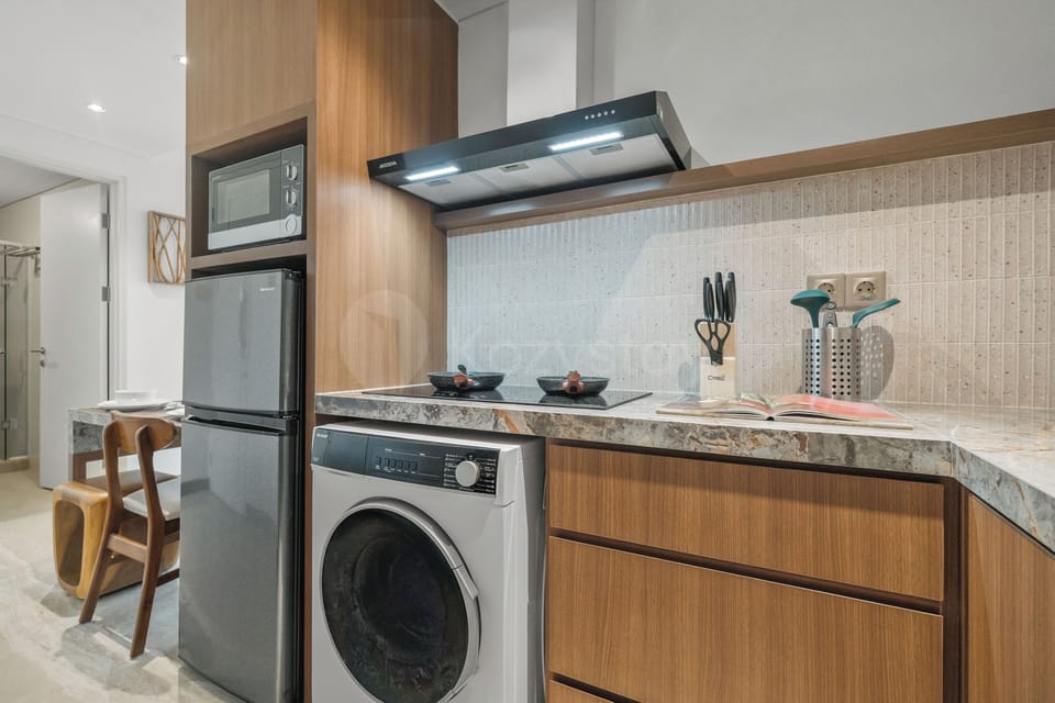 Apartment, 2 Bedrooms, Balcony, City View | Private kitchen | Full-size fridge, microwave, stovetop, cookware/dishes/utensils
