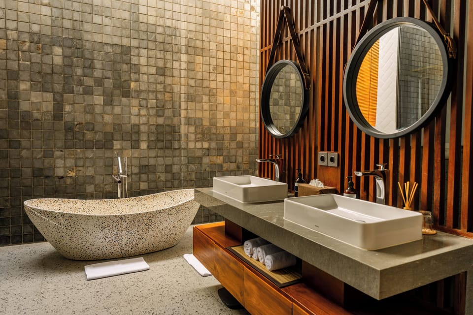 Family Villa, Balcony, Garden View | Bathroom | Free toiletries, hair dryer, slippers, towels