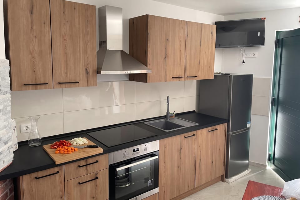 Outdoor kitchen