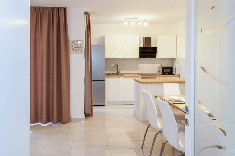 Kitchen and dining area