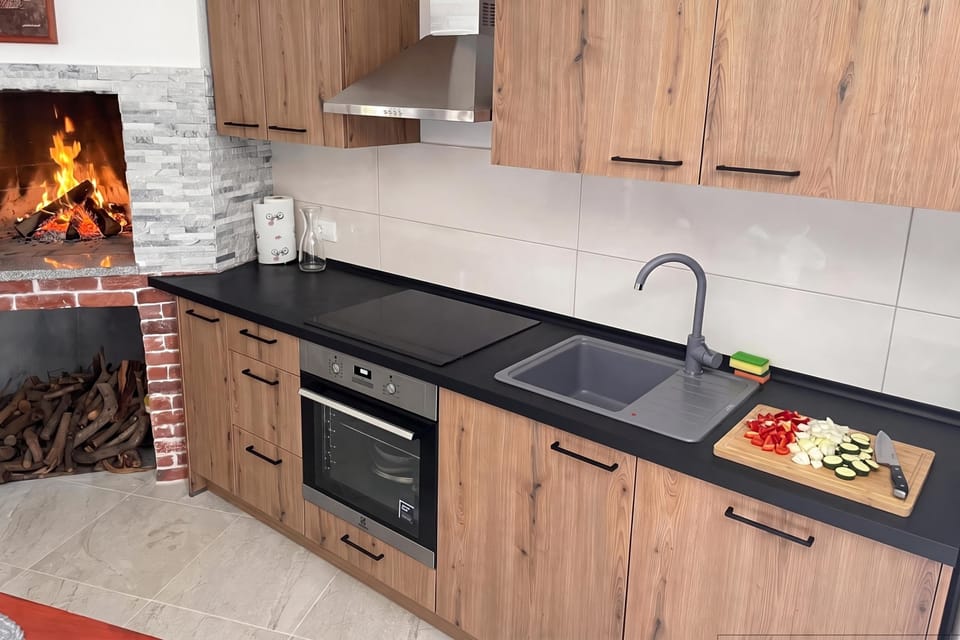 Outdoor kitchen