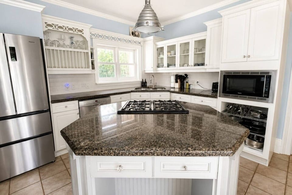Cook up memorable meals in a space crafted for culinary delight. Enjoy all the amenities you need for effortless home cooking during your stay.