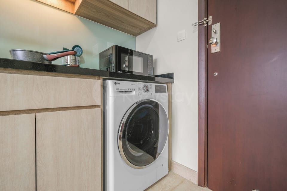Apartment, Balcony, City View | Laundry