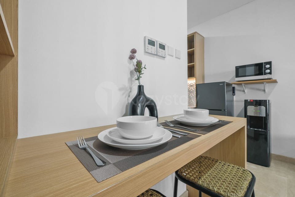Apartment, Balcony, City View | Dining room