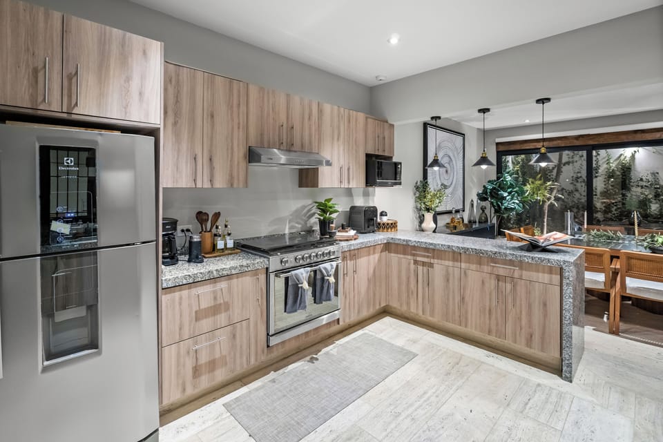Luxury House, Courtyard View | Private kitchen