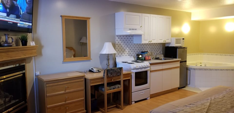 VIP Deluxe King Room with Spa Bath | Private spa tub