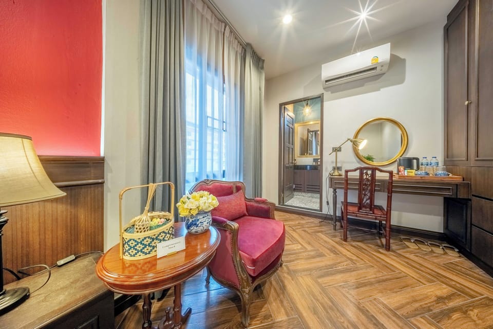 Deluxe Studio, 2 Twin Beds | Interior