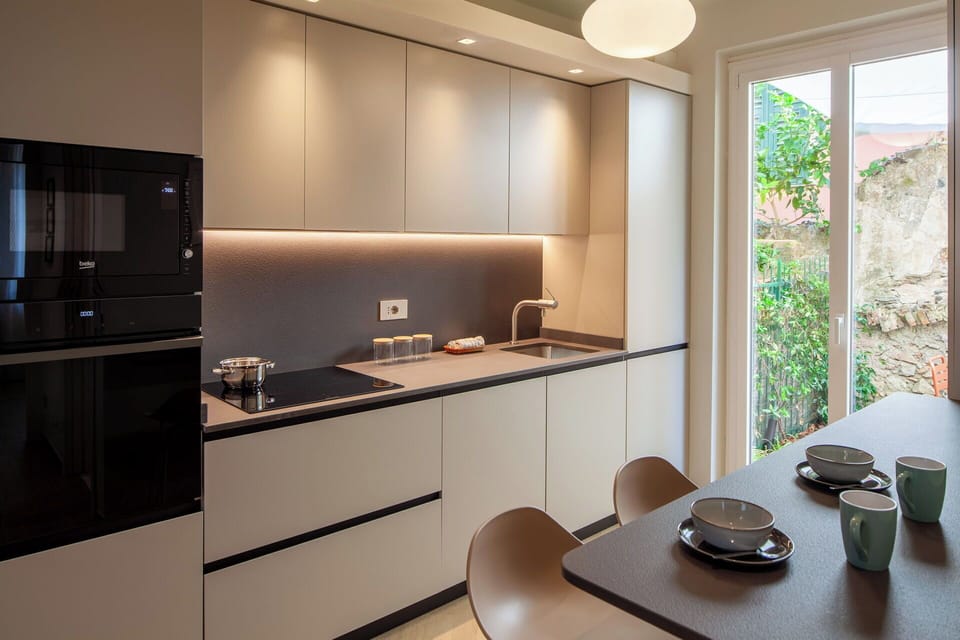 Dining Room, Kitchen