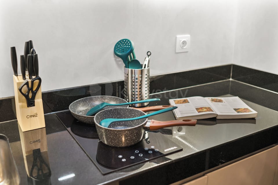 Apartment, 2 Bedrooms, Balcony, City View | Private kitchen | Full-size fridge, microwave, stovetop, cookware/dishes/utensils