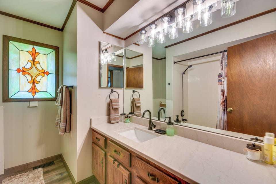 Full Bathroom | Main Floor