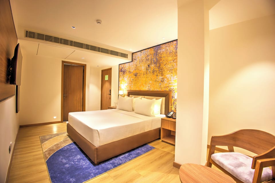 Club Room, City View | WiFi (free)