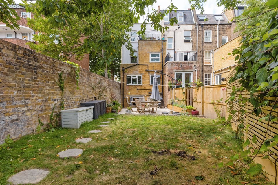 Farmhouse Chic Studio Flat with Private Garden Apartment in London Borough of Islington