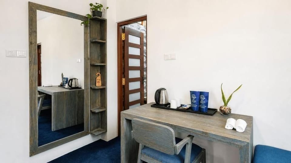 Deluxe Double Room, Balcony, Mountain View | Interior