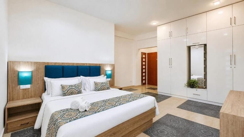 Deluxe Double Room, 1 King Bed, Garden View | In-room safe, iron/ironing board (on request), WiFi (free)