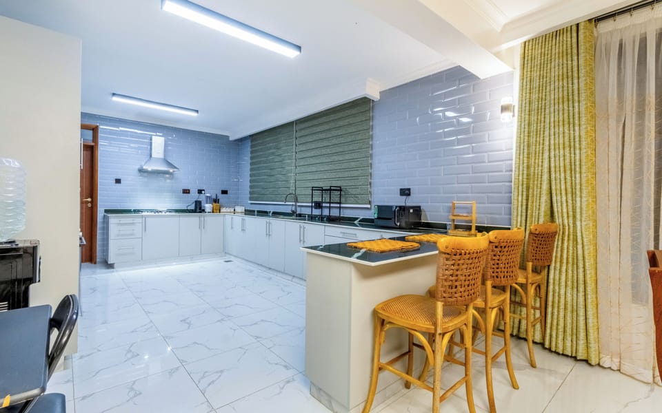 Luxury Villa, Lake View | Private kitchen