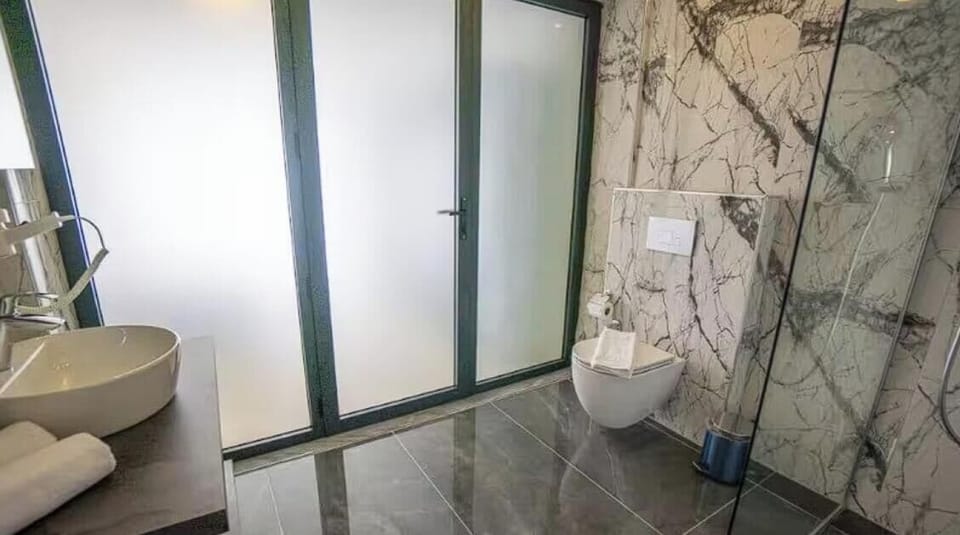 Double Room, Balcony | Bathroom