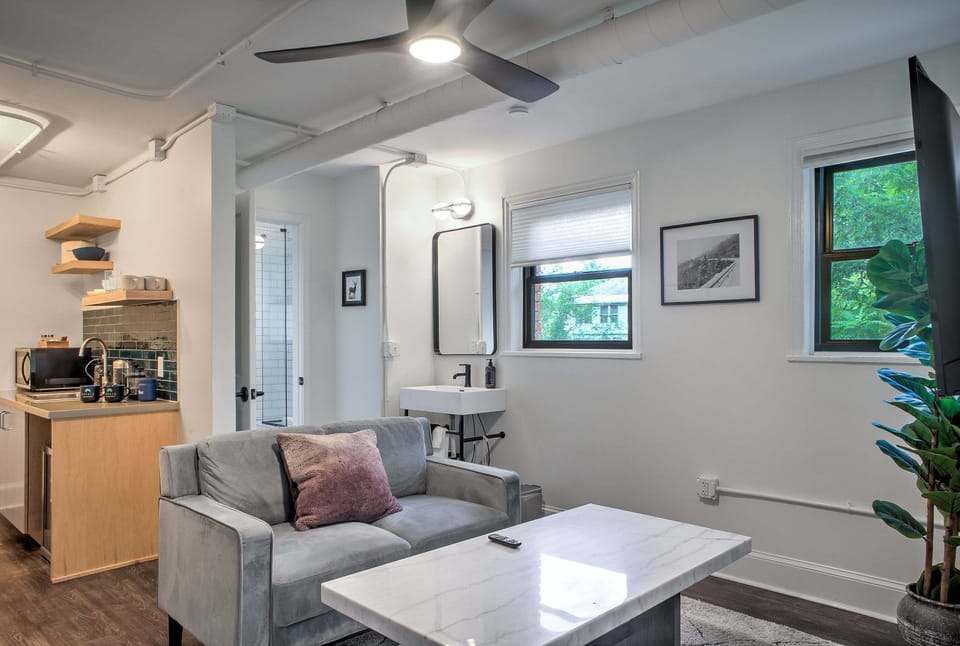 The Sabel Collection | Unit 102