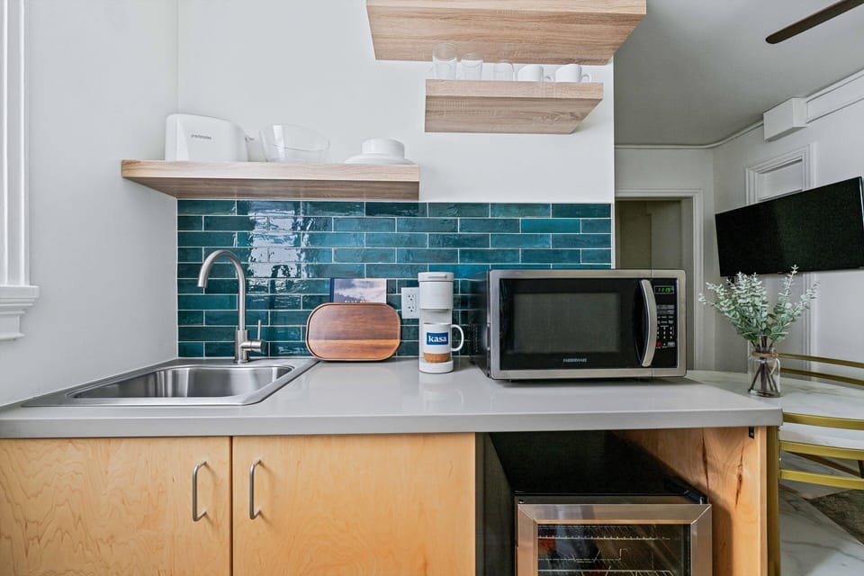 The Sabel Collection | Unit 203