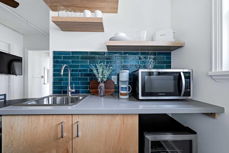 The Sabel Collection | Unit 204