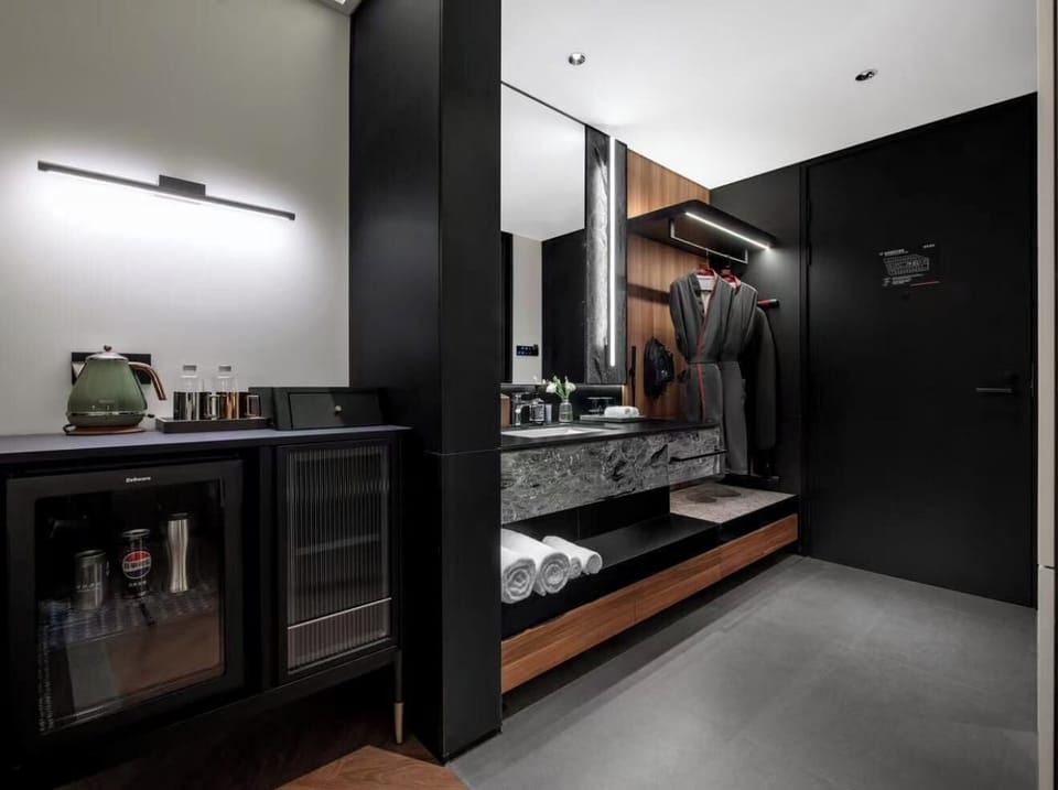 Basic Double Room Single Use, 1 Twin Bed, Non Smoking, Air conditioning | Private kitchen | Electric kettle