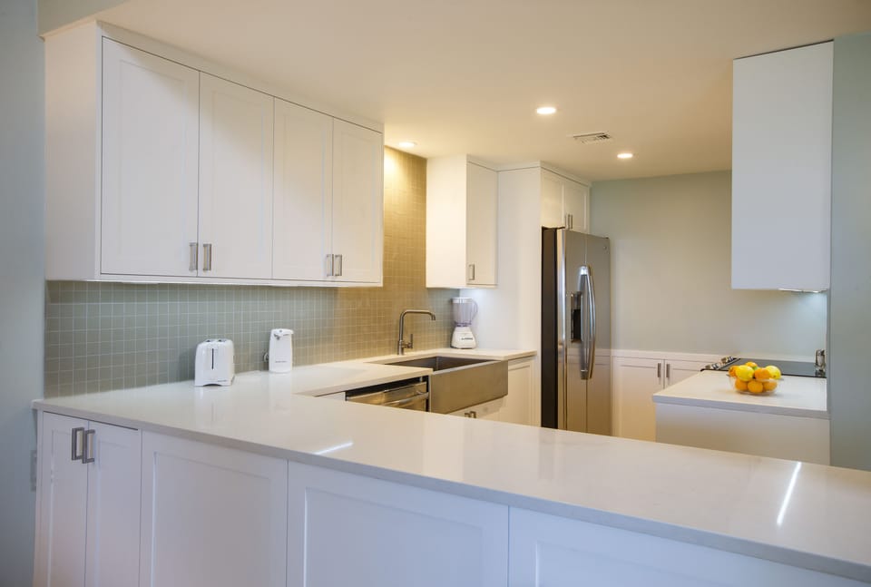 Junior Suite, Partial Ocean View | Private kitchen | Coffee/tea maker, fridge, microwave, toaster