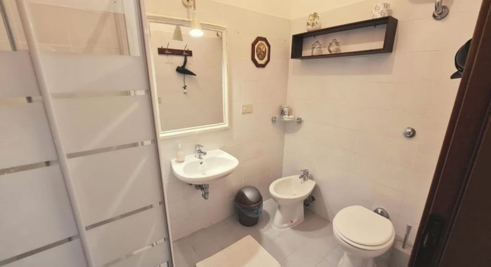 Classic Double Room, Mountain View | Bathroom