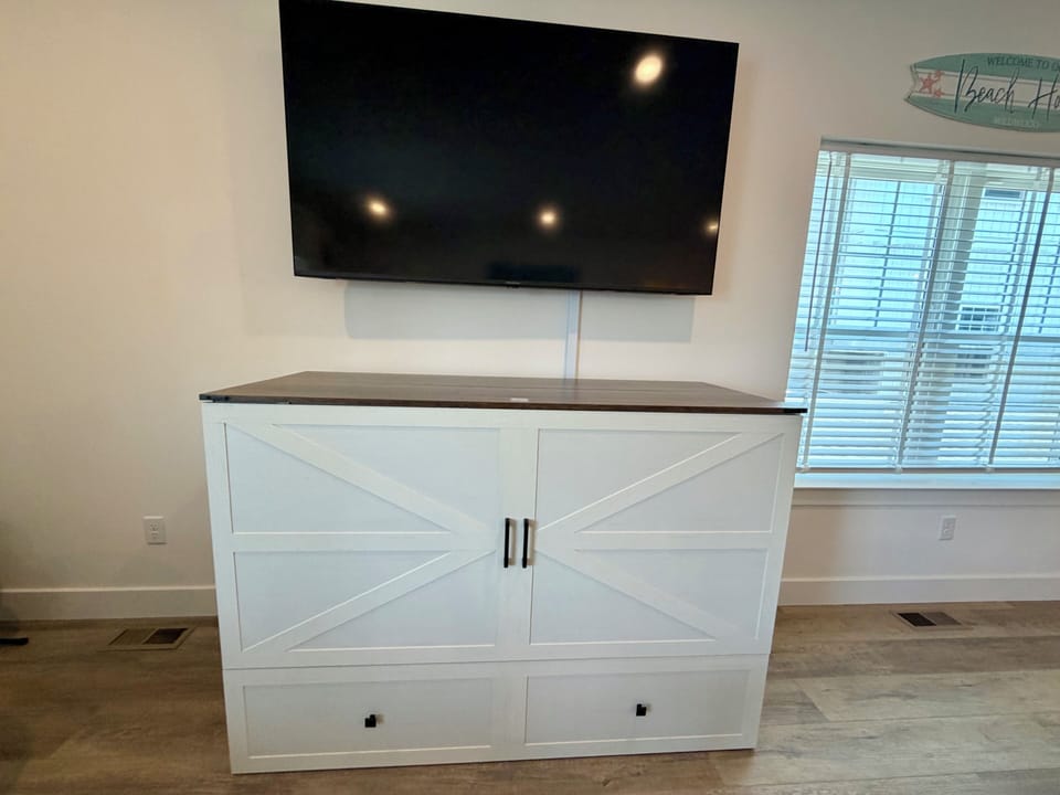 Murphy bed qr code on top with operating instructions