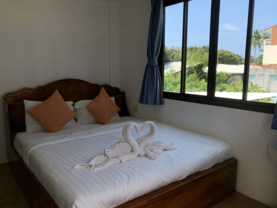 1 bedroom, down comforters, blackout drapes, free WiFi