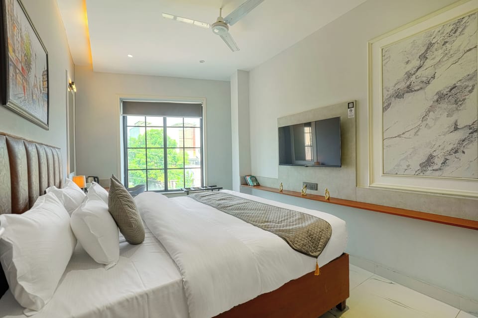 Classic Room | Laptop workspace, WiFi (free)