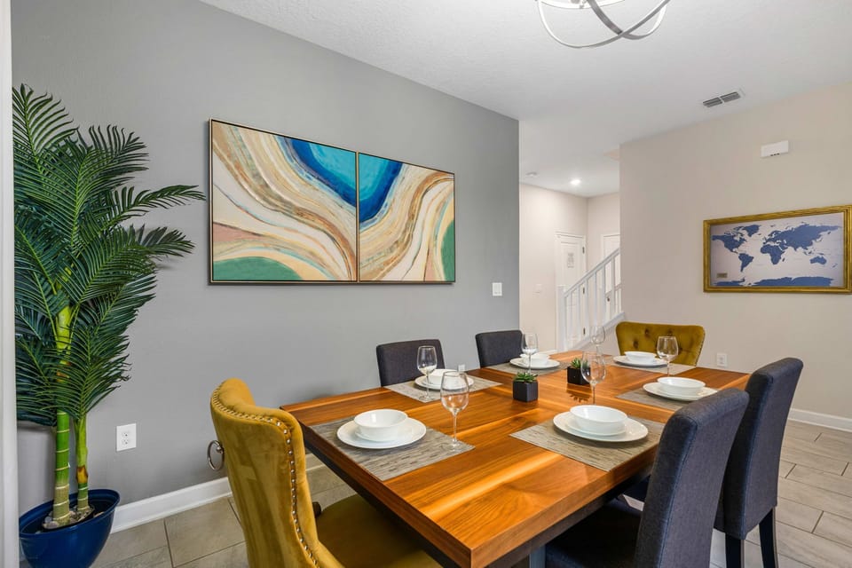 Dining area perfect for family and friends meals