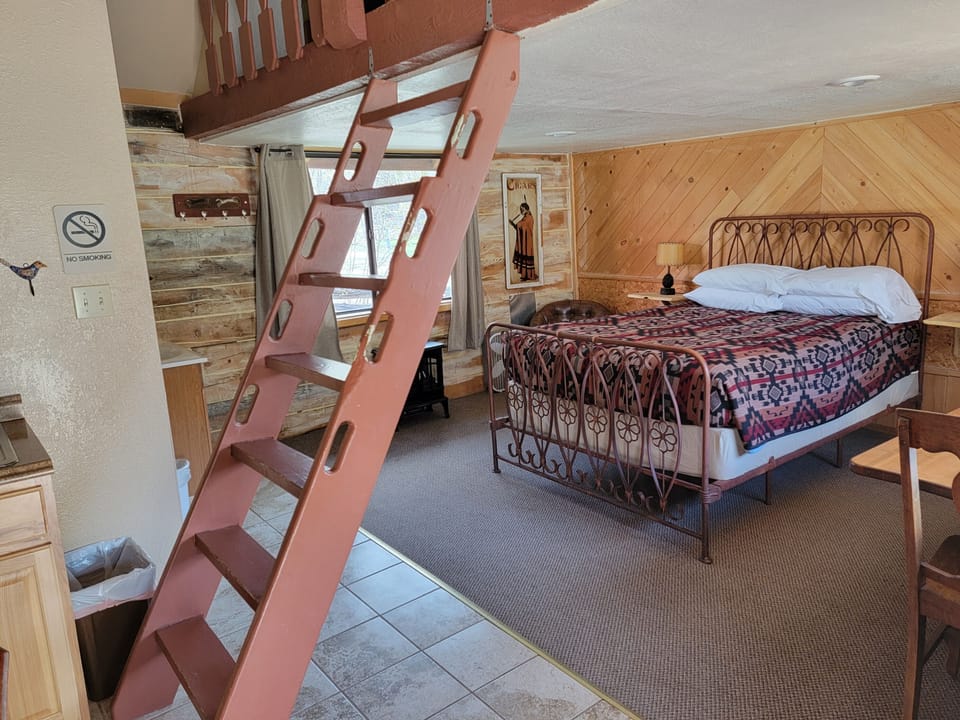 Deluxe Cabin, Non Smoking, Pets Allowed | WiFi (free)
