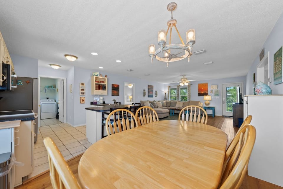 Cabana Bleaux Dining Table Seats 8