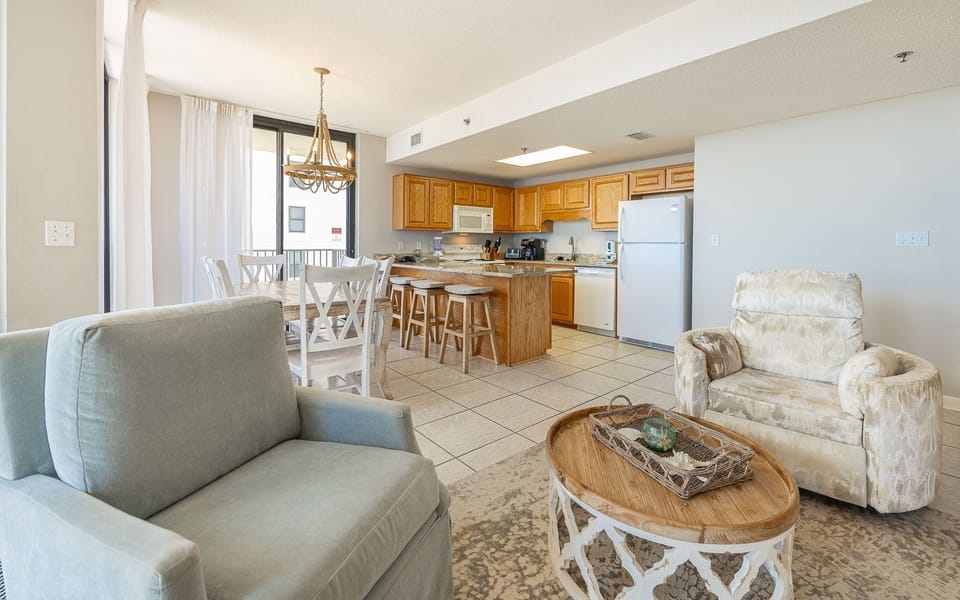 Condo, 3 Bedrooms | Interior