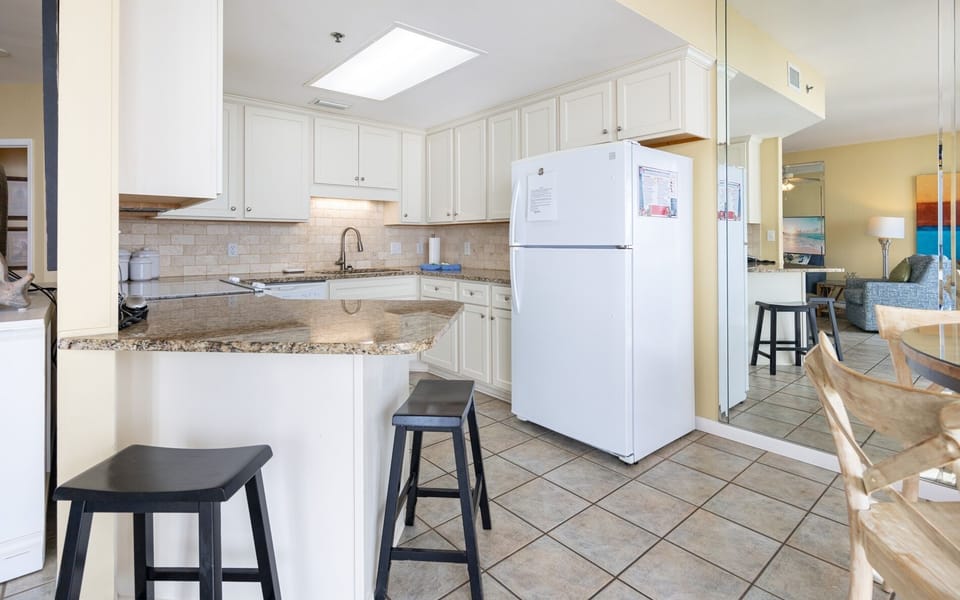 Condo, 1 Bedroom | Private kitchen | Coffee/tea maker, fridge, oven