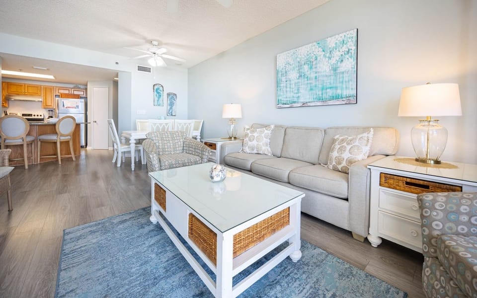 Condo, 2 Bedrooms | Living area