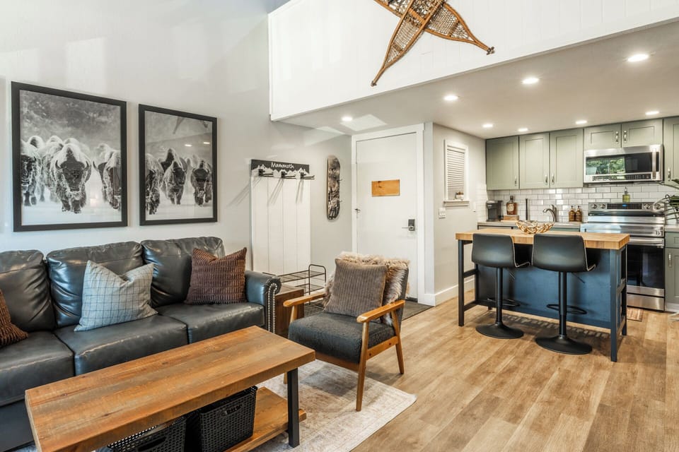 Escape to the Sierra lifestyle!